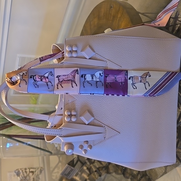 Authentic Christian Louboutin Leather Cabachic Iconic - New - Picture 9 of 10